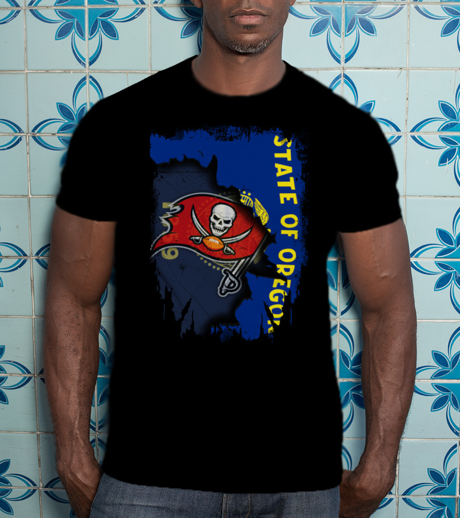State Of Oregon Combined With Buccaneers Flag Emblem T-Shirt