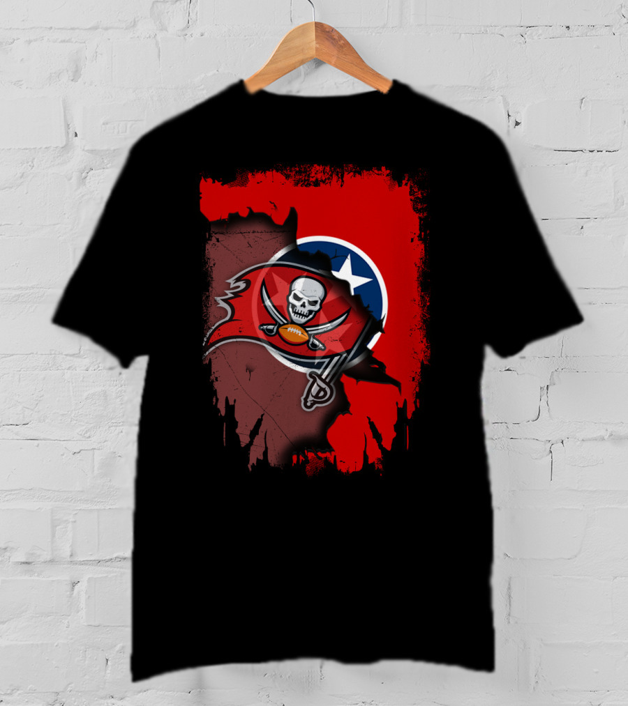 Tennessee State Map With Buccaneers Skull And Swords T-Shirt
