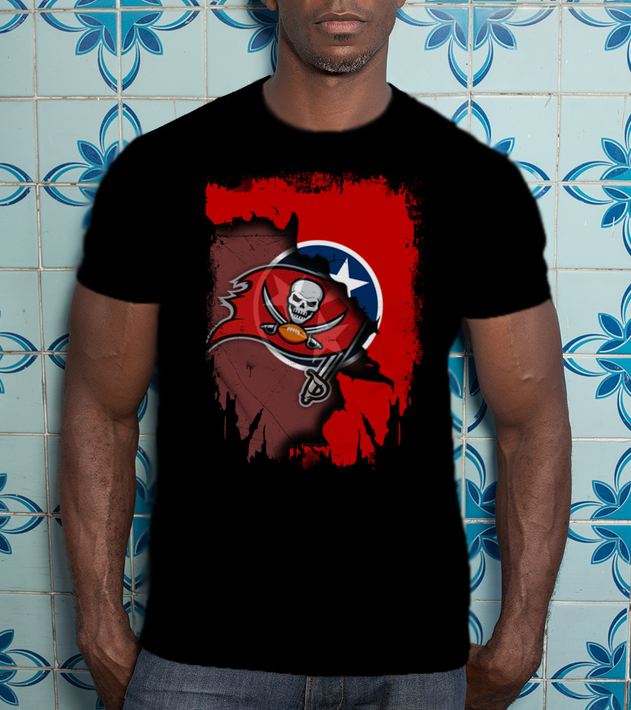 Tennessee State Map With Buccaneers Skull And Swords T-Shirt