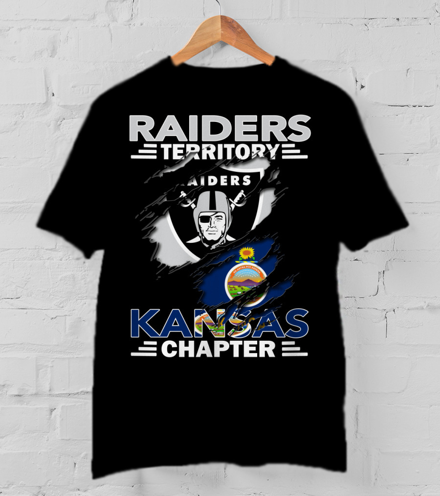Raiders Territory Kansas Chapter עם סמל ומשני דגלים T-Shirt