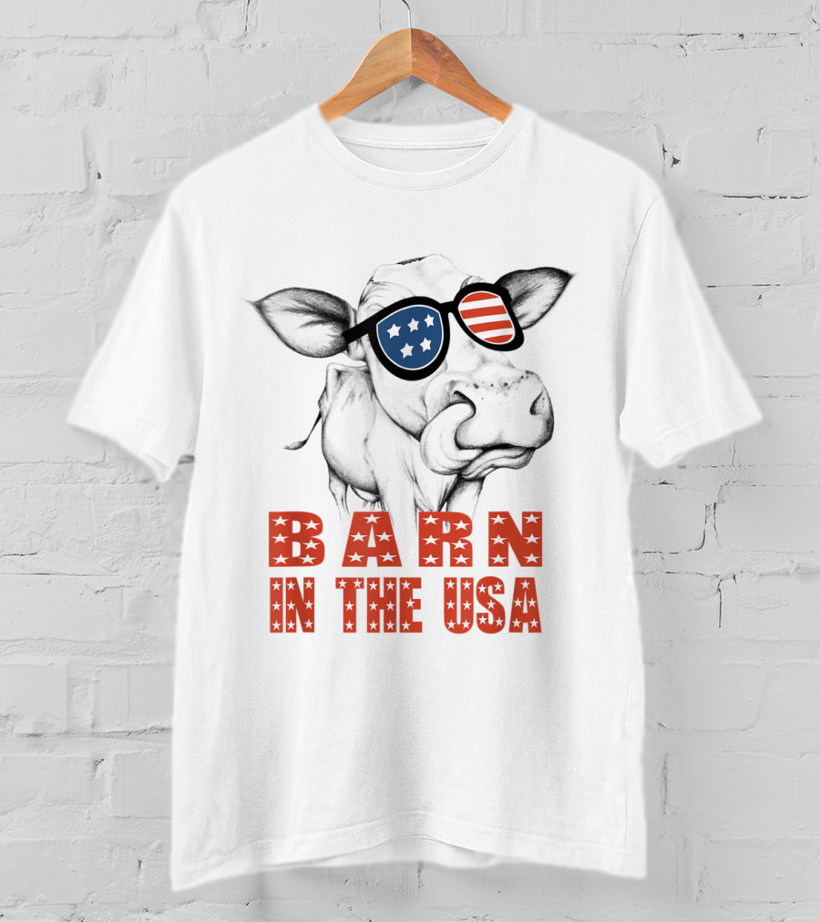 Barn In The USA Patriotic Flag Sunglasses Cow T-Shirt
