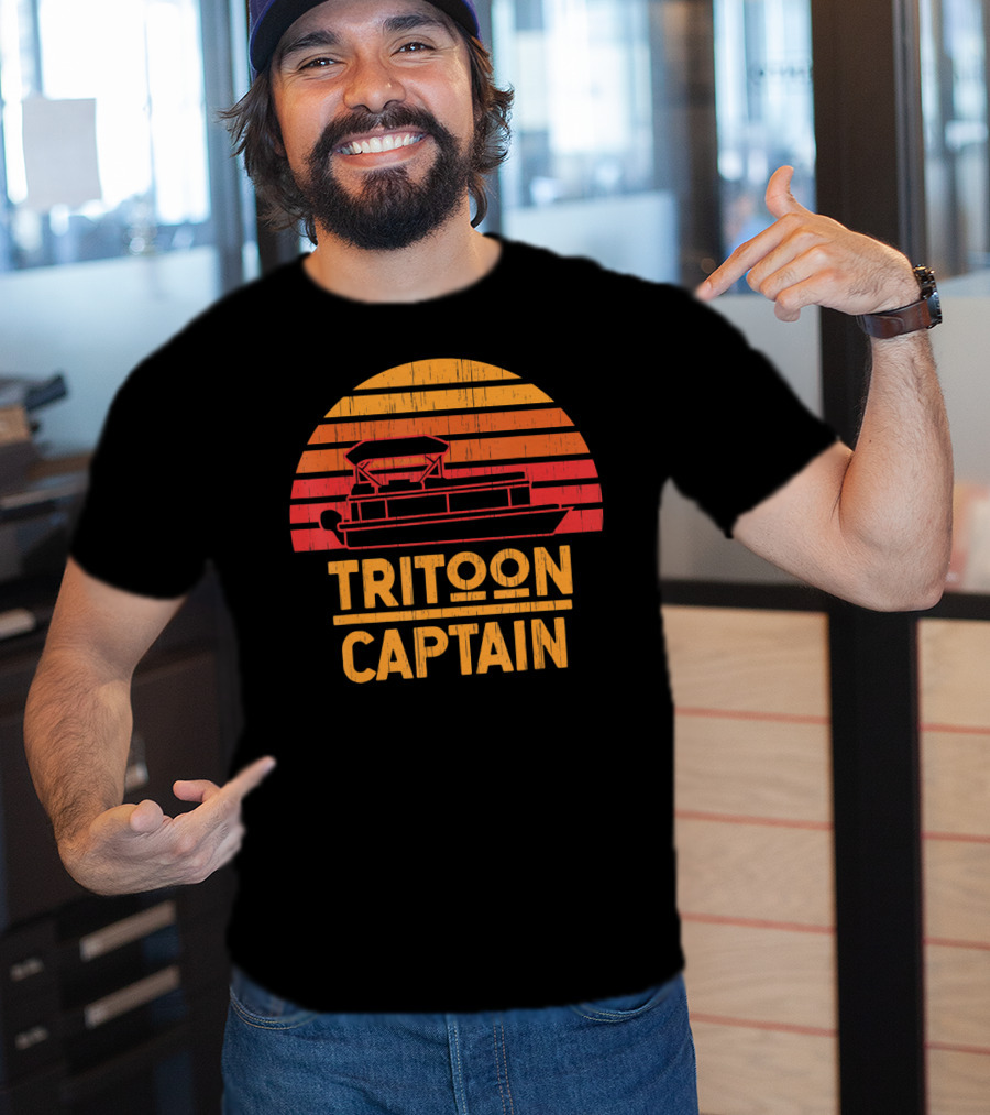 Tritoon Captain Vintage Sunset Boating Pontoon T-Shirt