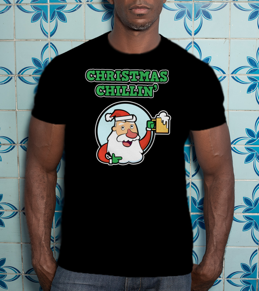 Christmas Chillin' Santa Holding Beer T-Shirt