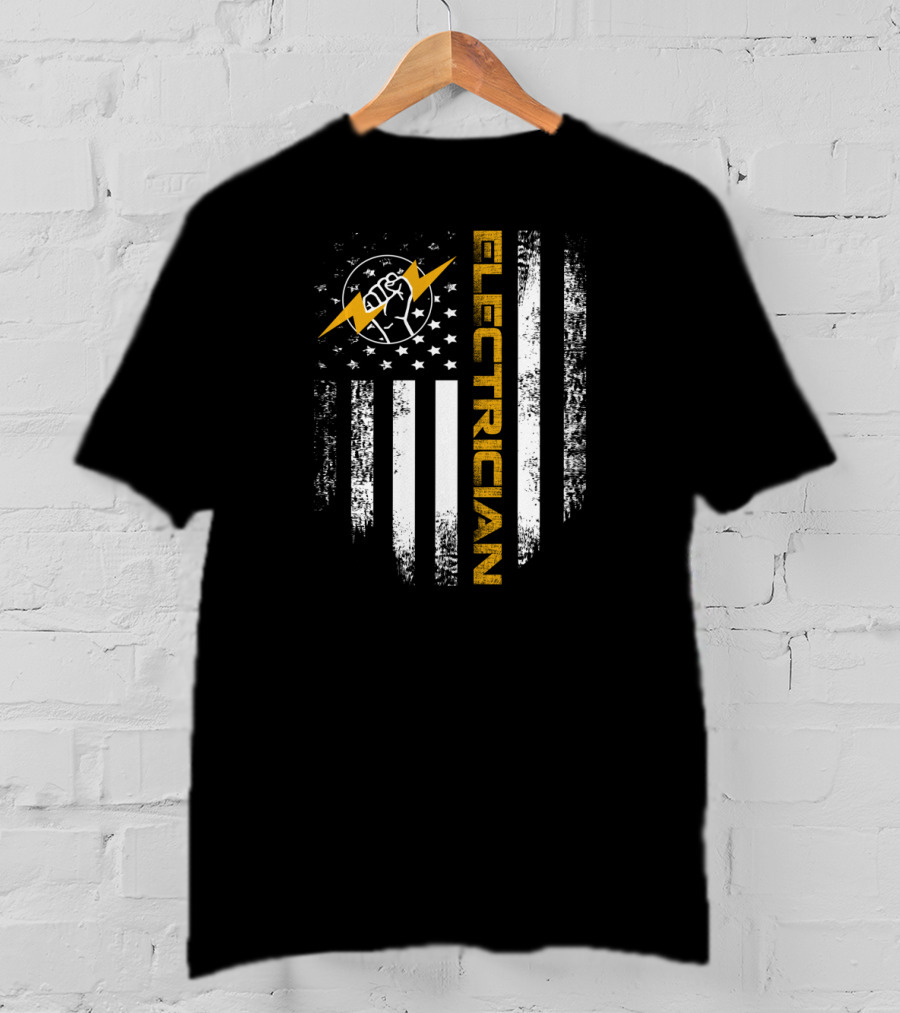 USA Flag Electrician Vintage Fist Lightning Bolt T-Shirt