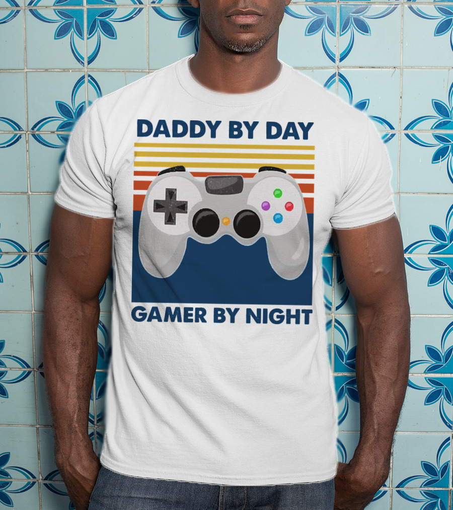 Daddy By Day Gamer By Night Retro Game Controller T-Shirt