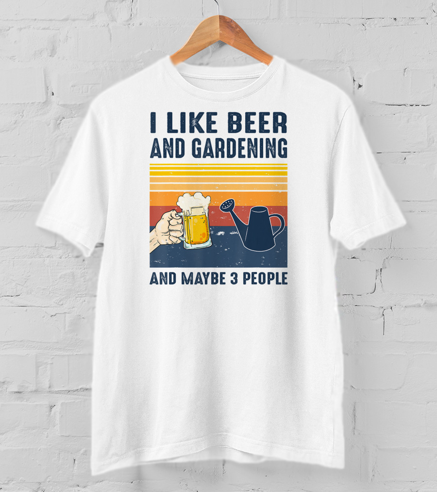I Like Beer And Gardening And Maybe 3 People Vintage Retro Stripes Watering Can And Beer Mug T-Shirt