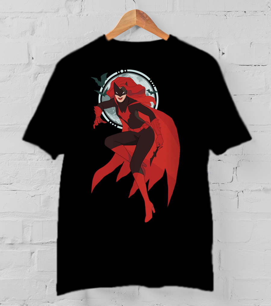 Batwoman Moonlit Heroic Pose With Cape And Bat T-Shirt