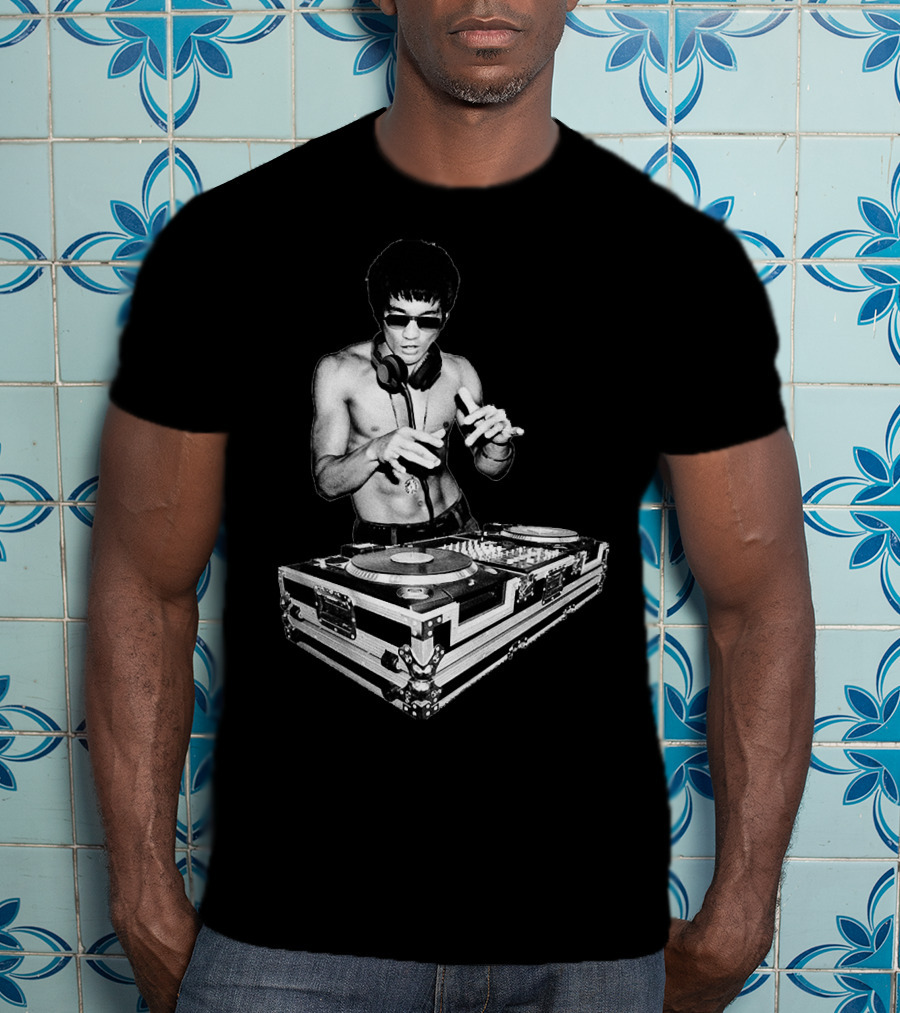 Bruce Lee Mixing Vinyl DJ Decks T-Shirt