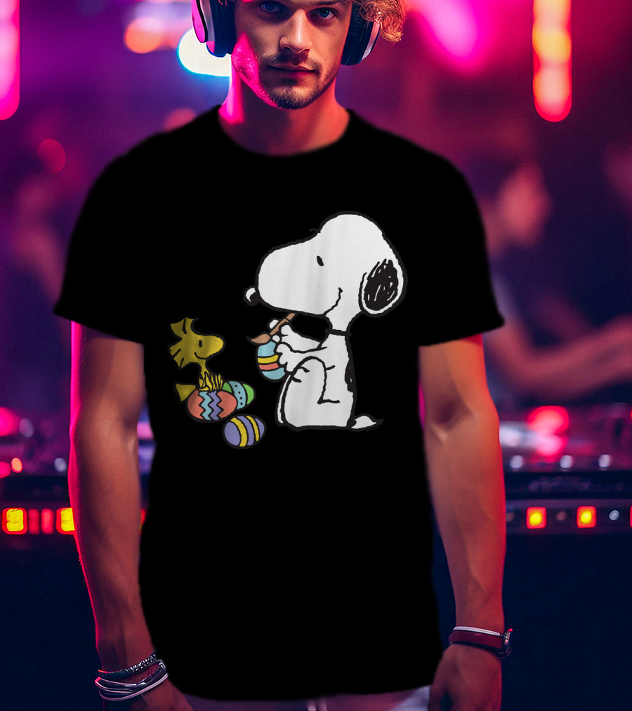 Peanuts Snoopy And Woodstock Painting Easter Eggs T-Shirt