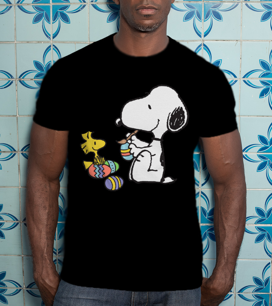 Peanuts Snoopy And Woodstock Painting Easter Eggs T-Shirt