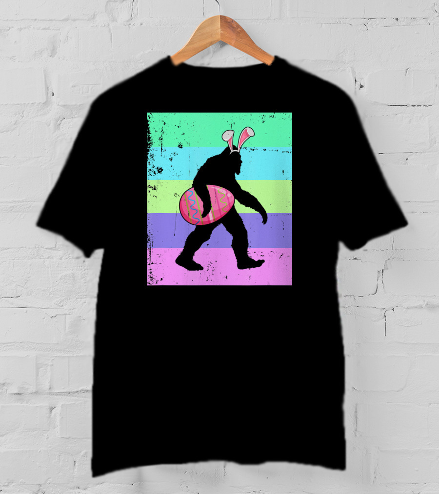 Vintage Bigfoot Easter Bunny Eggs Sasquatch Retro Gradient T-Shirt