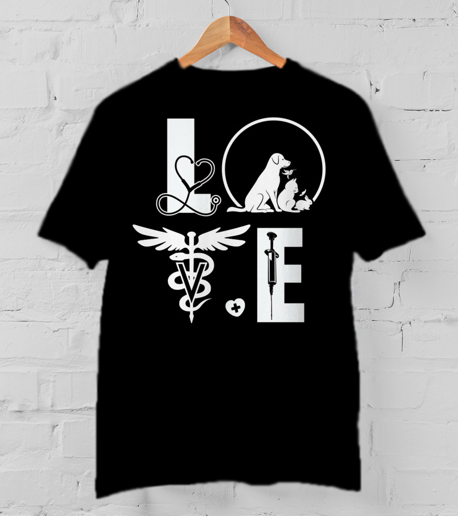 Vet Tech Love 195 Stethoscope Animals Caduceus Syringe T-Shirt