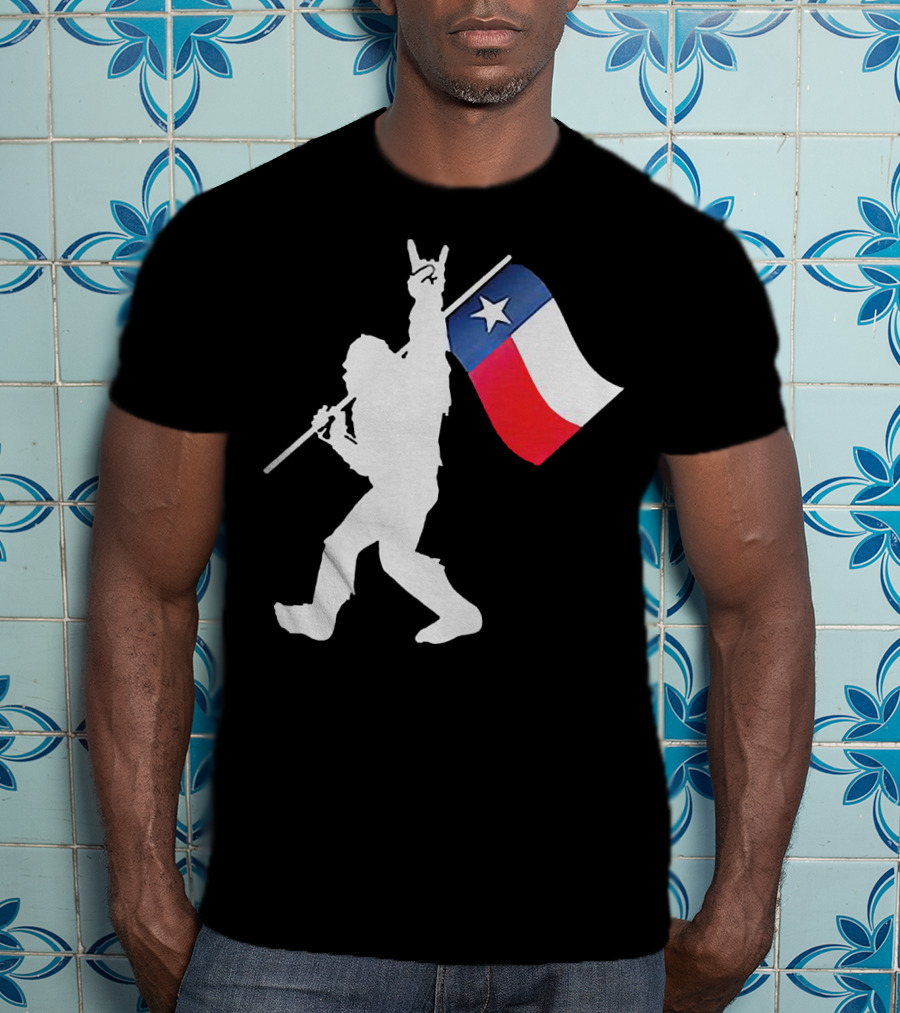 Bigfoot Holding Texas Flag Rock And Roll Salute T-Shirt
