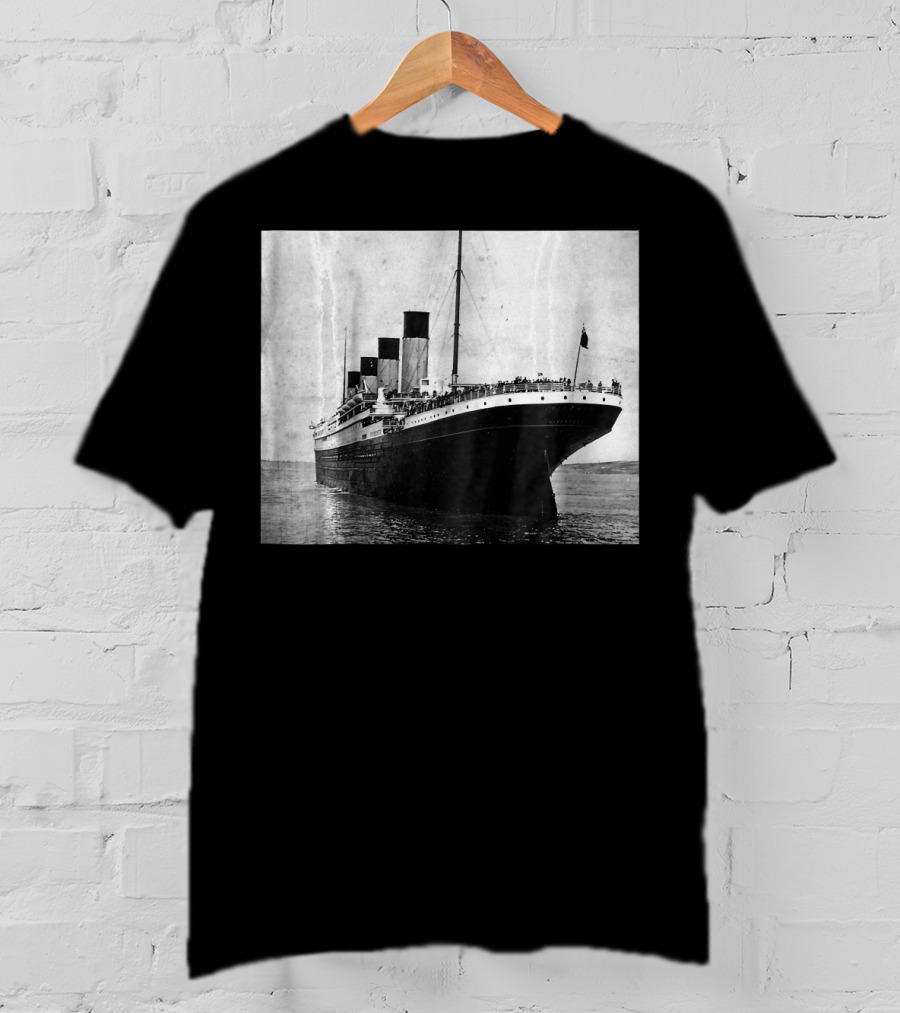 Kids The Titanic Setting Sail Iconic Ocean Liner Image T-Shirt