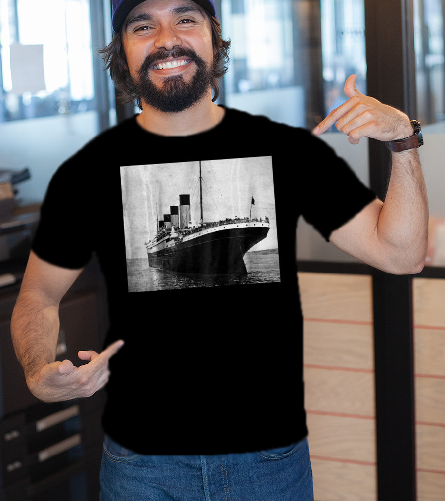 Kids The Titanic Setting Sail Iconic Ocean Liner Image T-Shirt