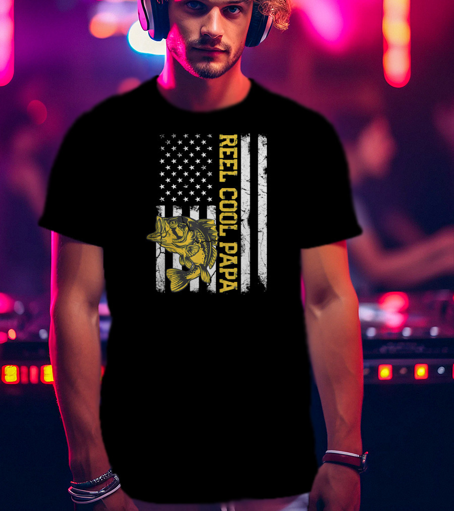 Reel Cool Papa American Flag Father's Day Fishing Mens T-Shirt