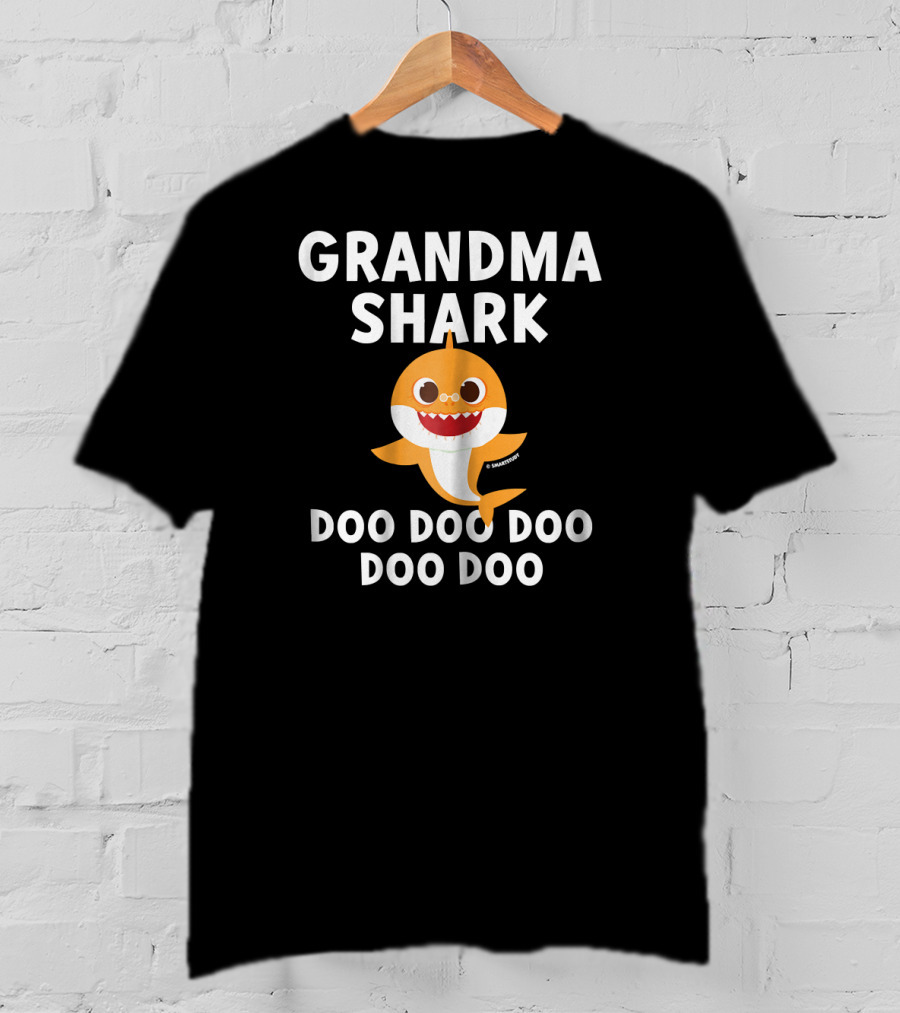 Grandma Shark Doo Doo Doo Doo Pinkfong T-Shirt
