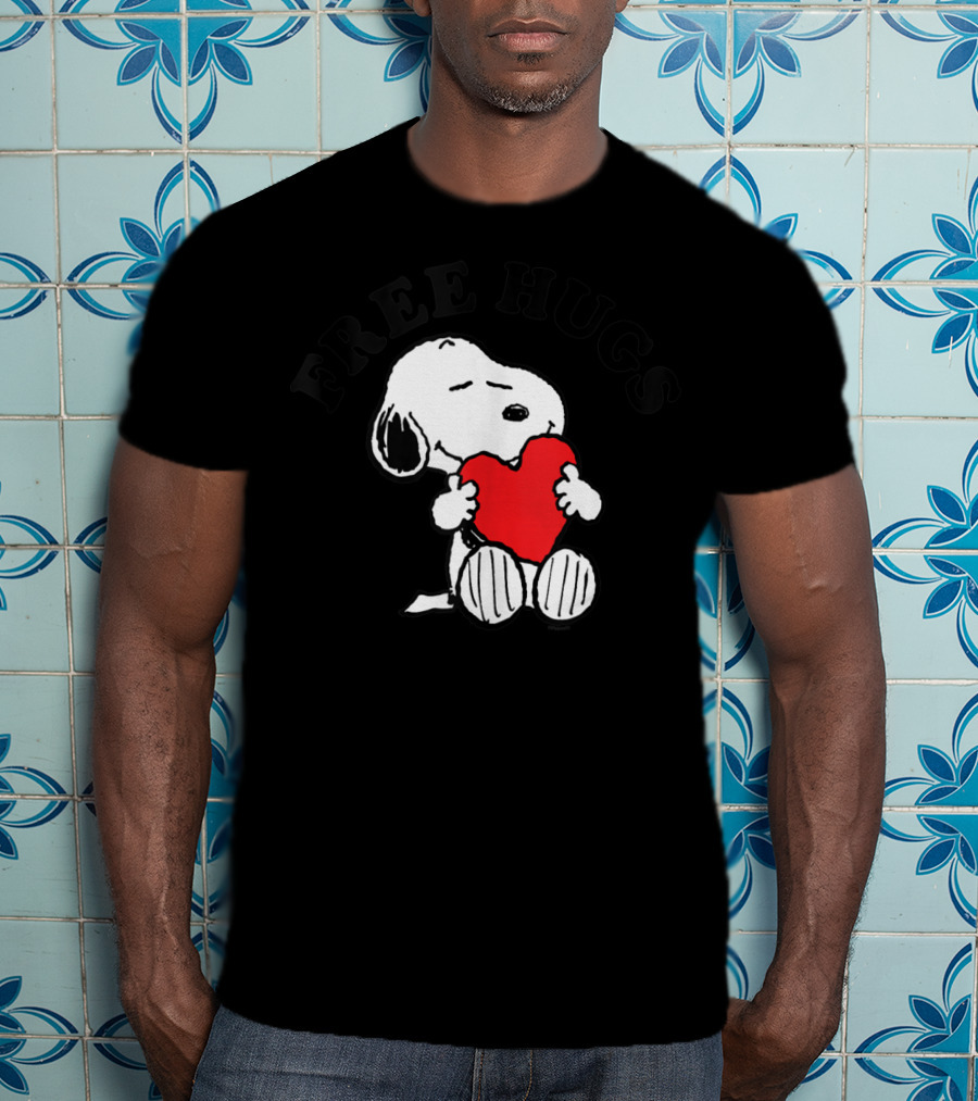 Snoopy Free Hugs Red Heart Peanuts T-Shirt
