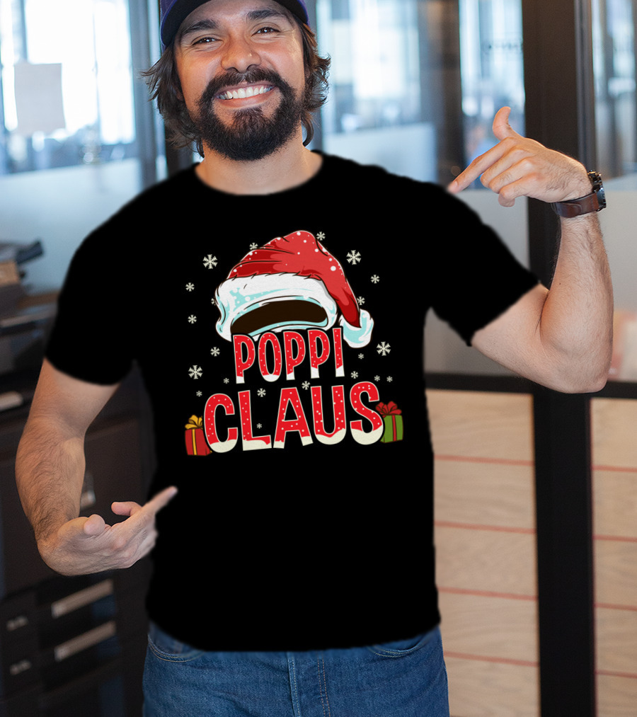 Poppi Claus Santa Hat Snowflakes Christmas Gifts T-Shirt