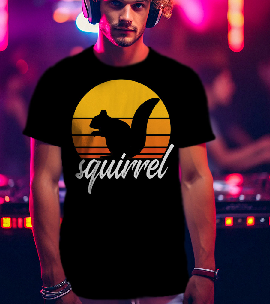 Squirrel Retro Sunset Silhouette Animal Lover Vintage T-Shirt