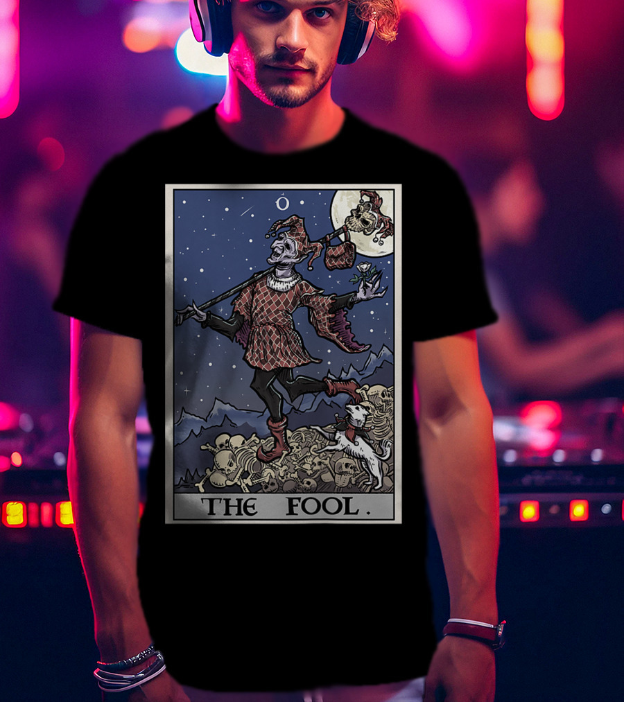 The Fool Tarot Card Gothic Halloween Jester On Skull Pile T-Shirt