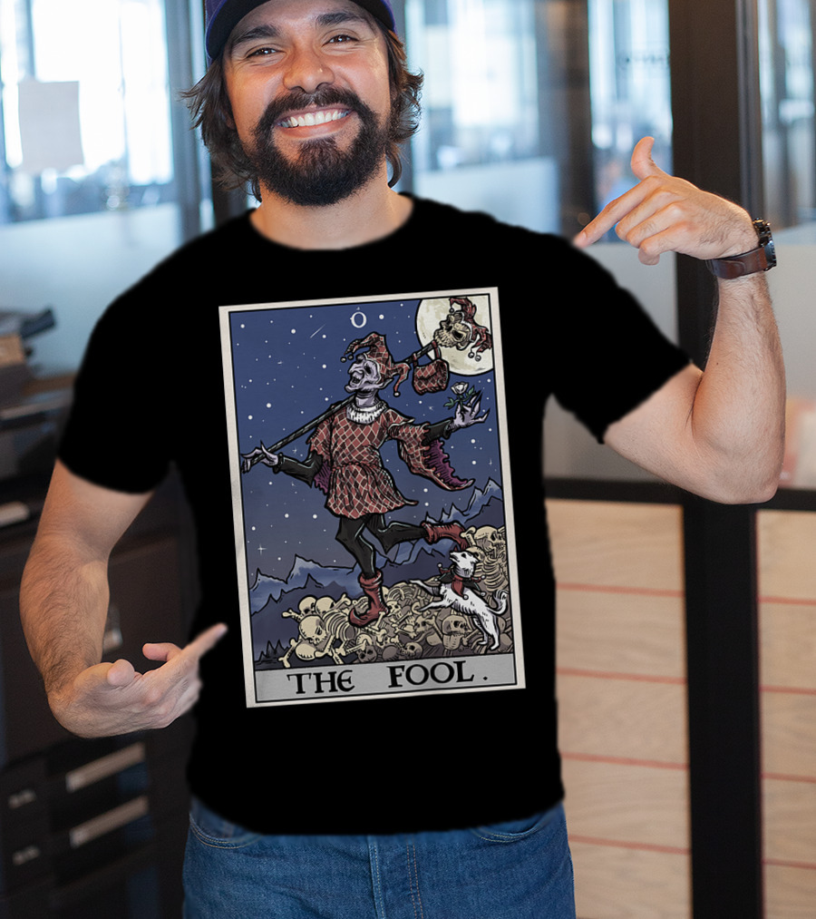 The Fool Tarot Card Gothic Halloween Jester On Skull Pile T-Shirt