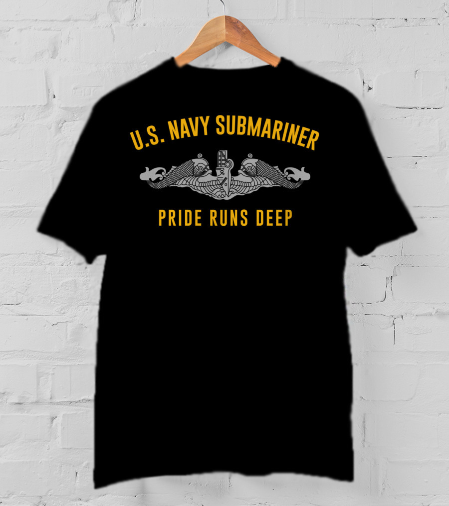 U.S. Navy Submariner Pride Runs Deep Veteran T-Shirt