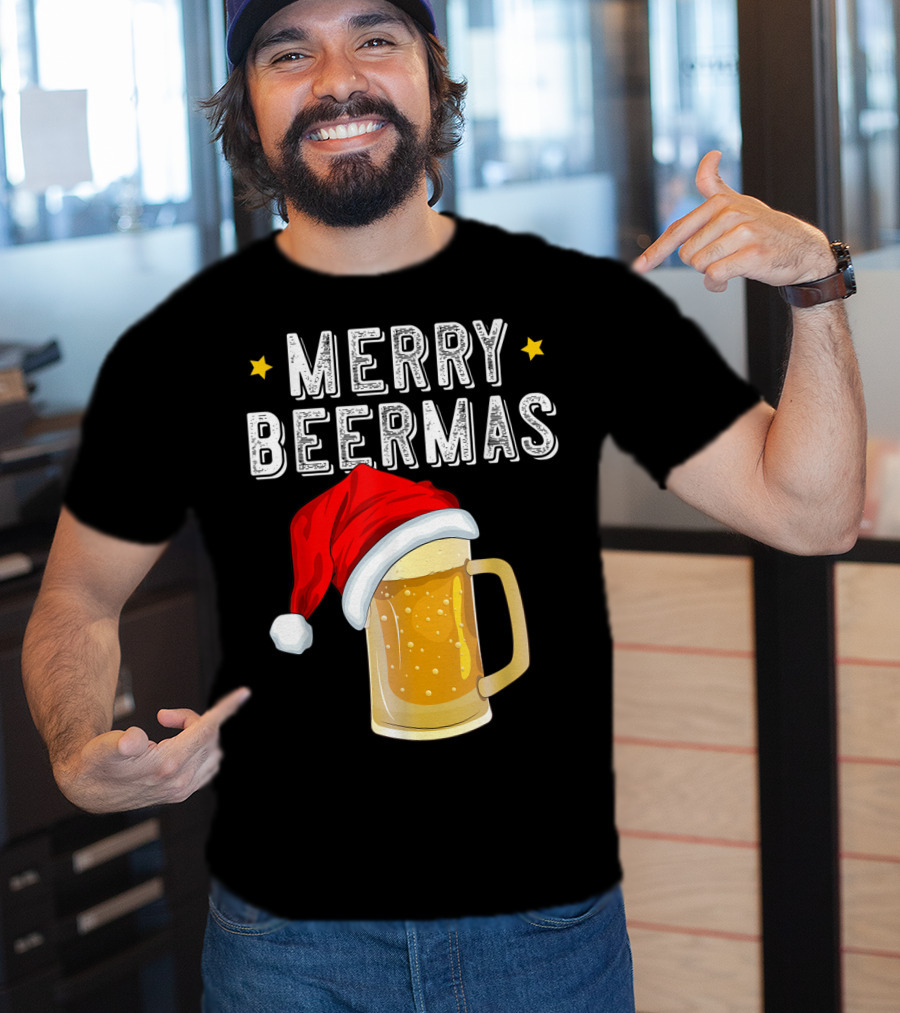 Merry Beermas Christmas Beer Santa Hat Beer Mug T-Shirt