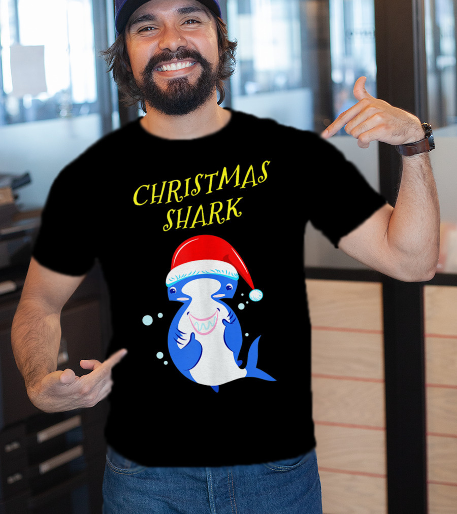 Christmas Shark Hammerhead Santa Hat T-Shirt