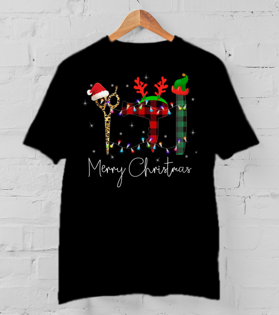 Merry Christmas Hairstylist Hairdresser Leopard Scissors Reindeer Antlers Blow Dryer Tool Holiday Lights T-Shirt