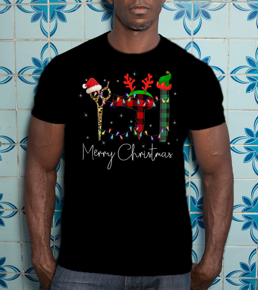 Merry Christmas Hairstylist Hairdresser Leopard Scissors Reindeer Antlers Blow Dryer Tool Holiday Lights T-Shirt