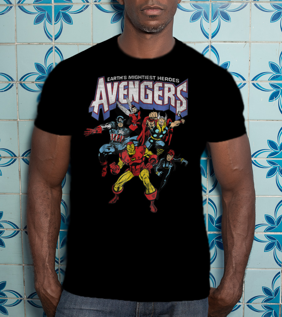 Earth's Mightiest Heroes Avengers Classic Vintage Group Shot T-Shirt