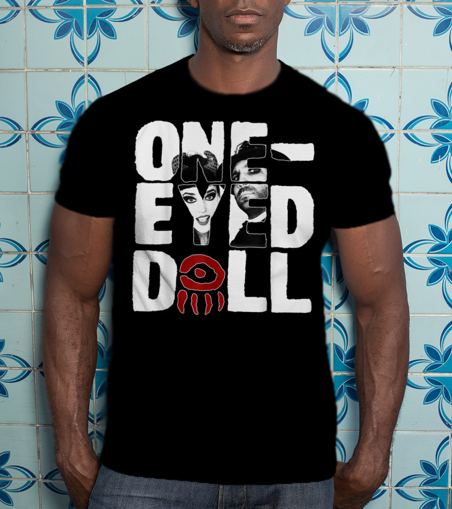 OneEyed Doll Band Selfie Eye Classicfit T-Shirt