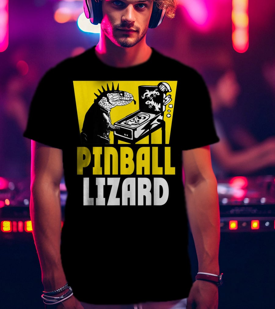 Pinball Lizard Arcade Punk Iguana Playing Pinball Machine T-Shirt