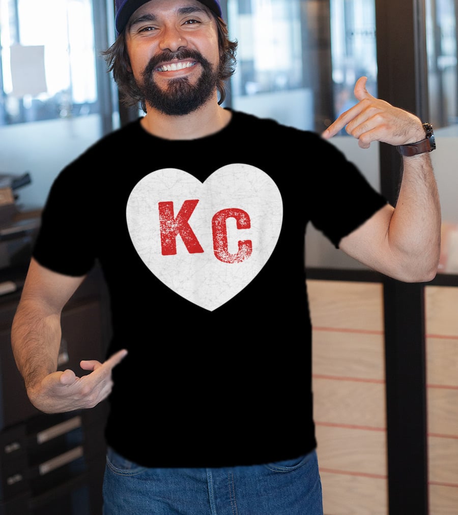 Vintage Red KC Heart Kansas City Love T-Shirt