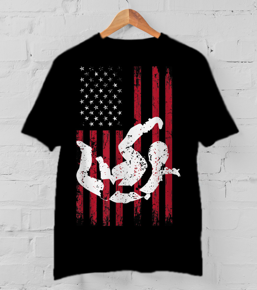 Vintage USA Flag Skydiver Parachuting T-Shirt