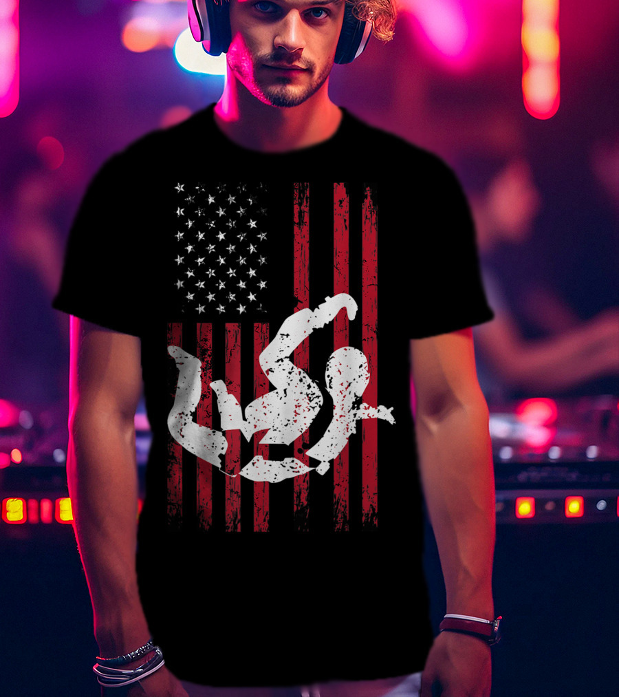 Vintage USA Flag Skydiver Parachuting T-Shirt