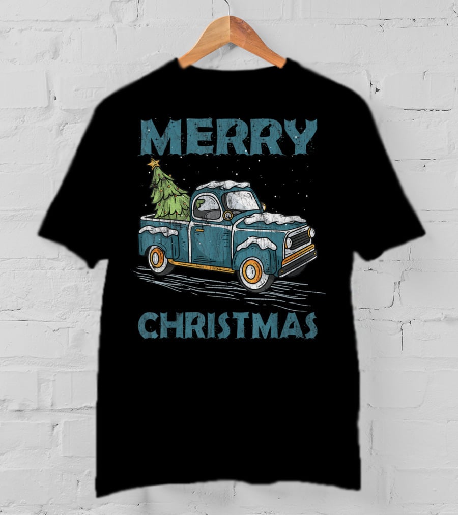 Merry Christmas Vintage Truck With Christmas Tree Classic Car T-Shirt