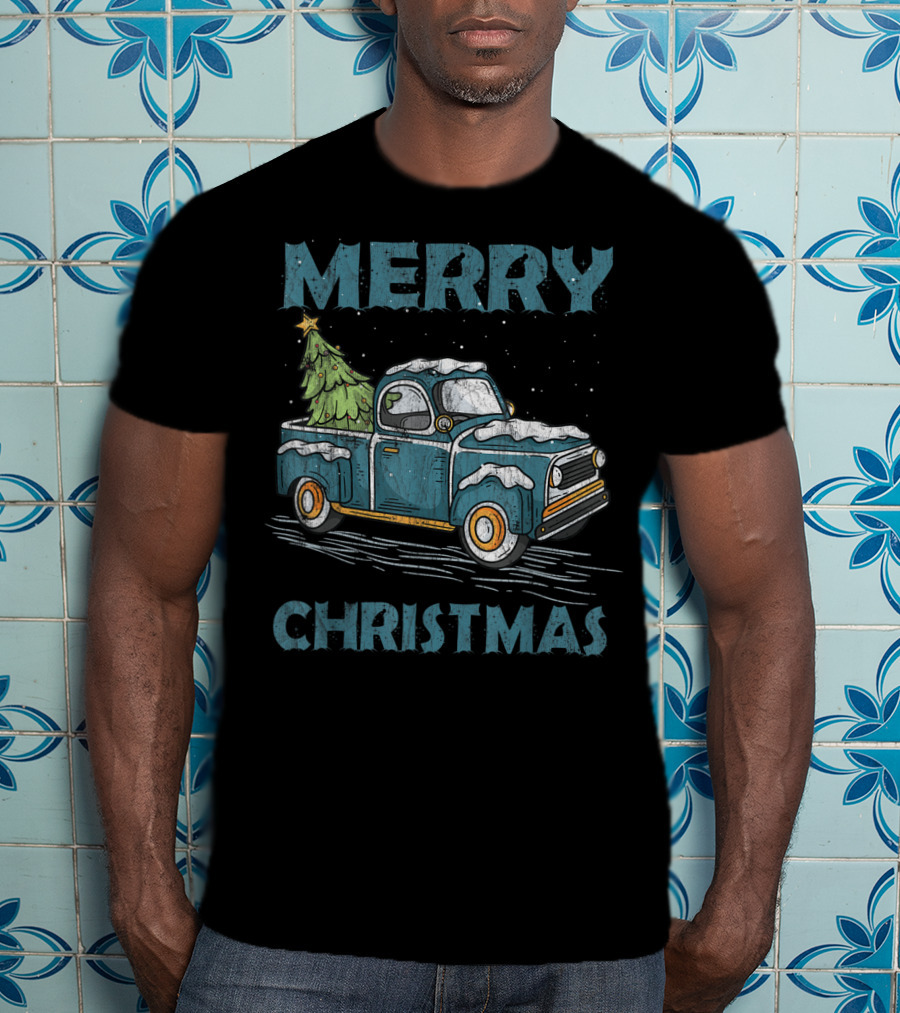 Merry Christmas Vintage Truck With Christmas Tree Classic Car T-Shirt