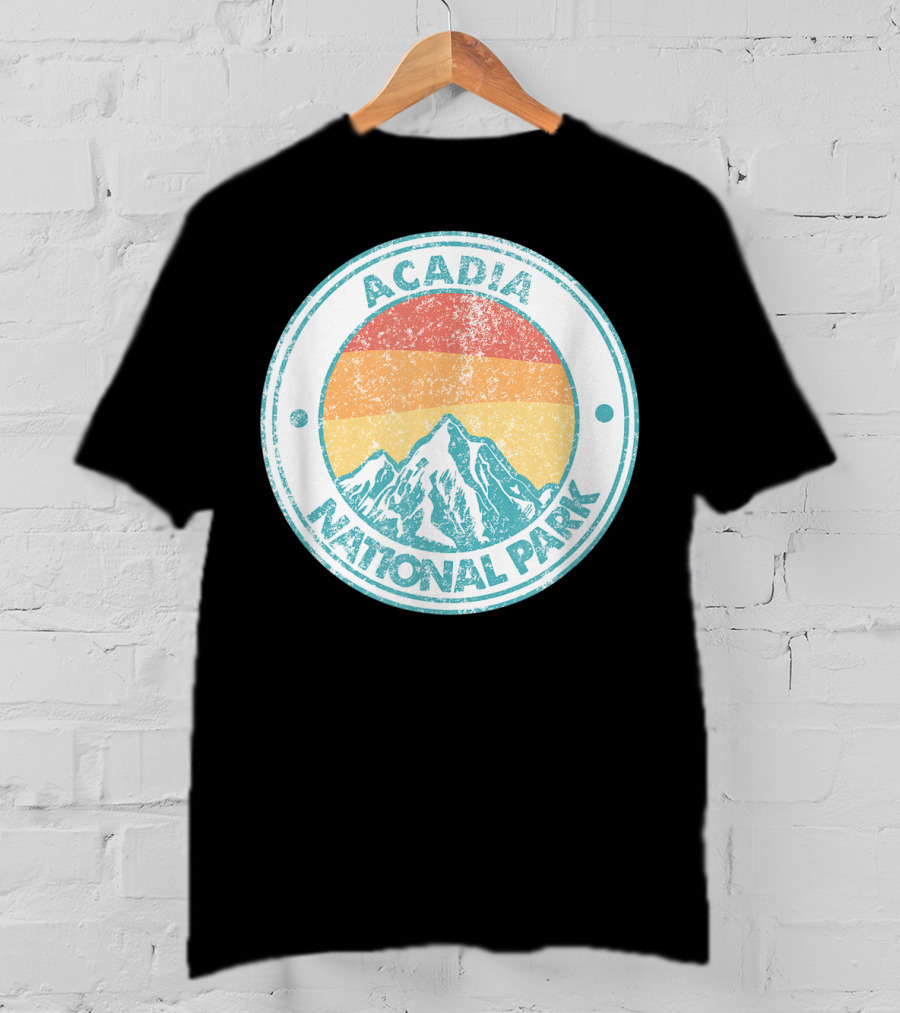 Acadia National Park Vintage Mountain Sunset Circle Badge T-Shirt