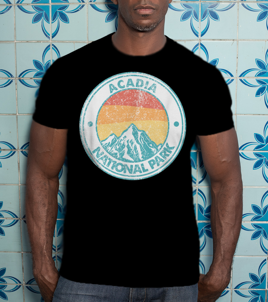 Acadia National Park Vintage Mountain Sunset Circle Badge T-Shirt