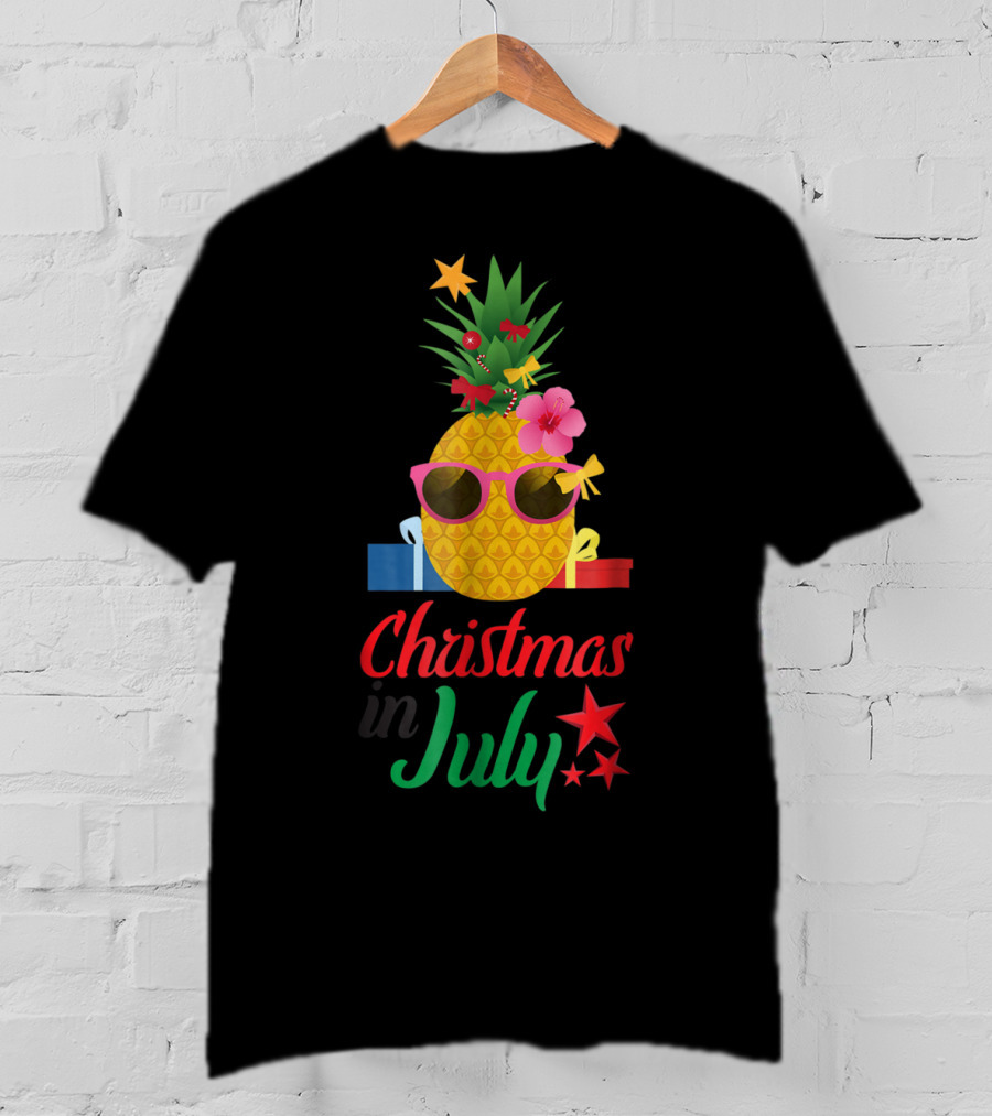 Christmas In July Pineapple Summer With Sunglasses And Gifts T-Shirt