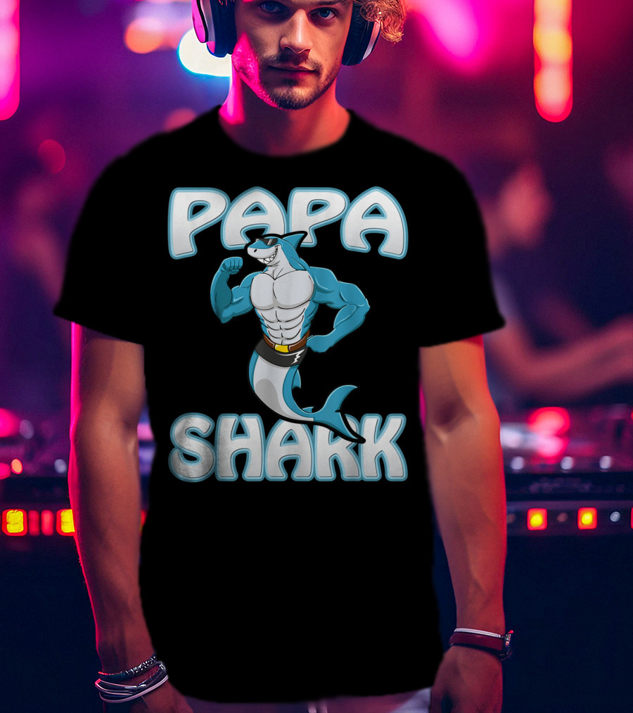 Papa Shark Muscular Gym Dad Father's Day T-Shirt