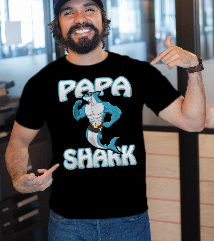 Papa Shark Muscular Gym Dad Father's Day T-Shirt