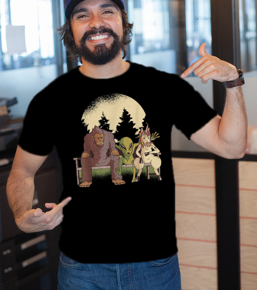 Creatures Monkey Alien Horse Forest Bench Scene T-Shirt