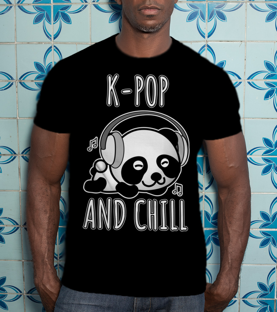 K-Pop And Chill Panda Listening To Music T-Shirt