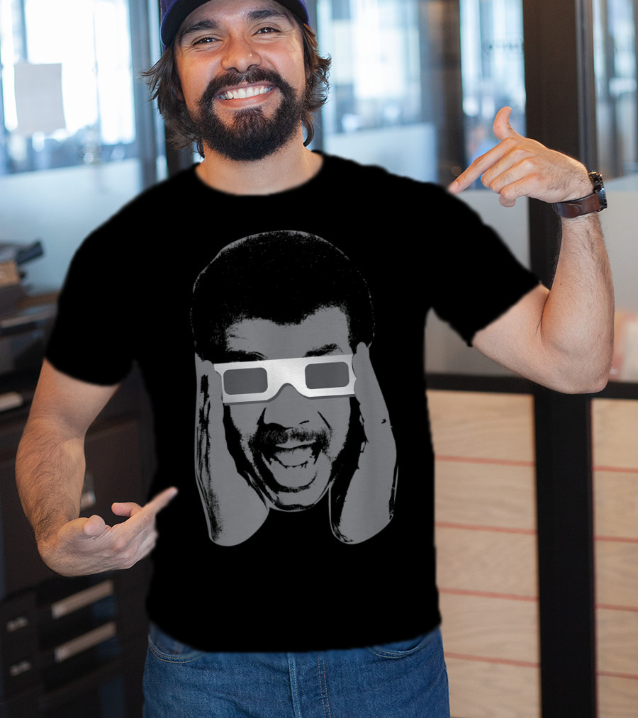 Neil Degrasse Tyson Eclipse Glasses Enthusiast Iconic Expression T-Shirt