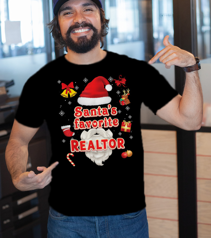 Santa's Favorite Realtor Christmas Cute Santa Hat Bells Reindeer Gift Snowflakes T-Shirt