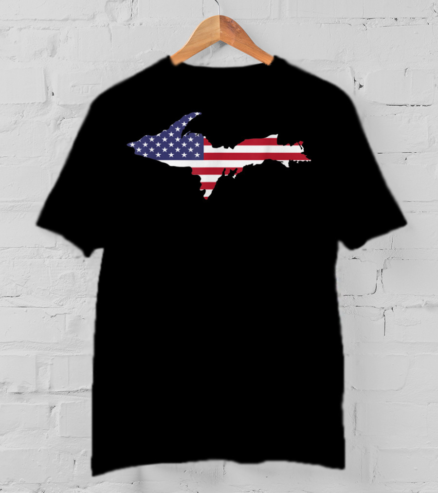 Upper Peninsula Michigan USA Map With American Flag T-Shirt