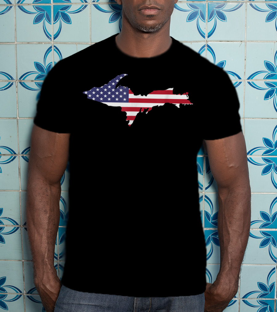 Upper Peninsula Michigan USA Map With American Flag T-Shirt